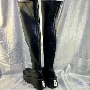 DOLLSKILL x Bratz Black Platform Boots Thigh High Size 9 - AWESOME